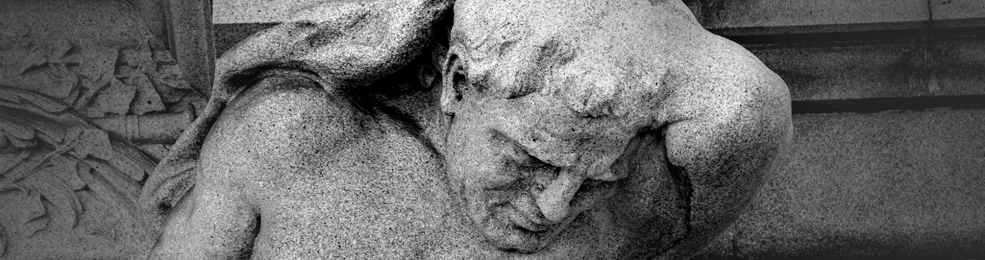 image of a statue photograph